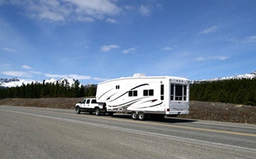 Large 5th wheel on scenic highway