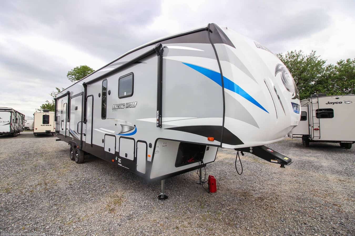 What Is The Best 2 Bedroom RV For 2021? Camper Report