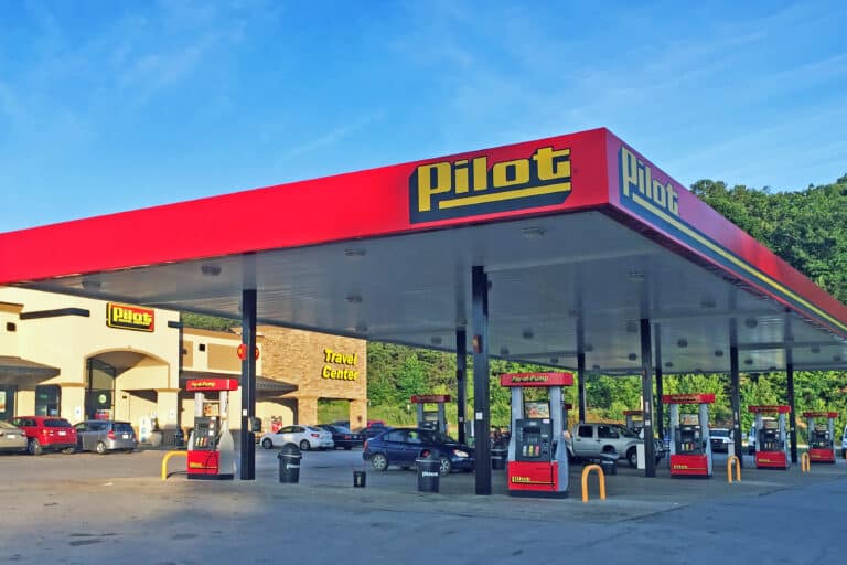 pilot flying j gas station - feature image for How To Find Flying J Locations That Offer RV Services