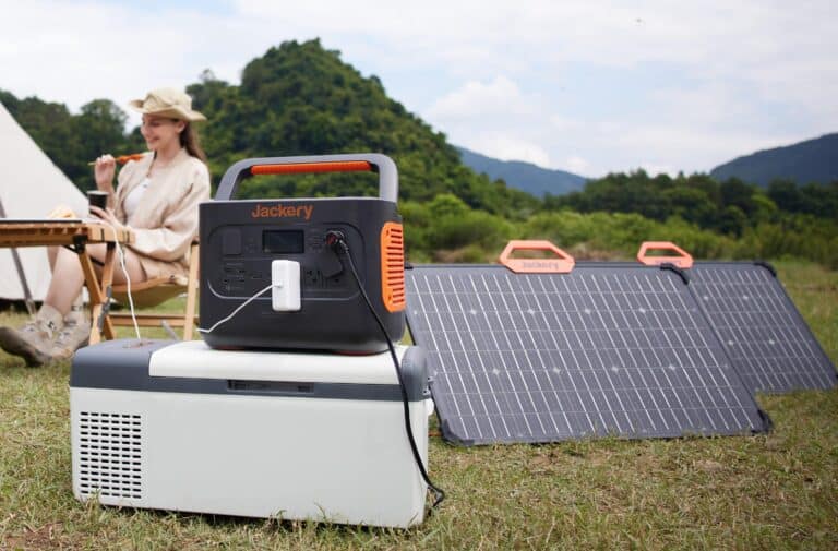 young campers use the jackery 1000 pro to power a cooler
