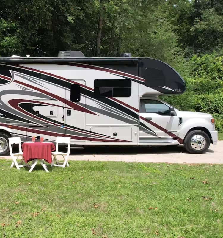 RV parked in campsite - feature image for the 2023 thor omni motorhome